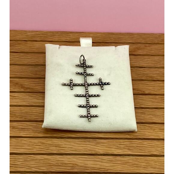 Waxing poetic cross charm - Picture 1 of 3